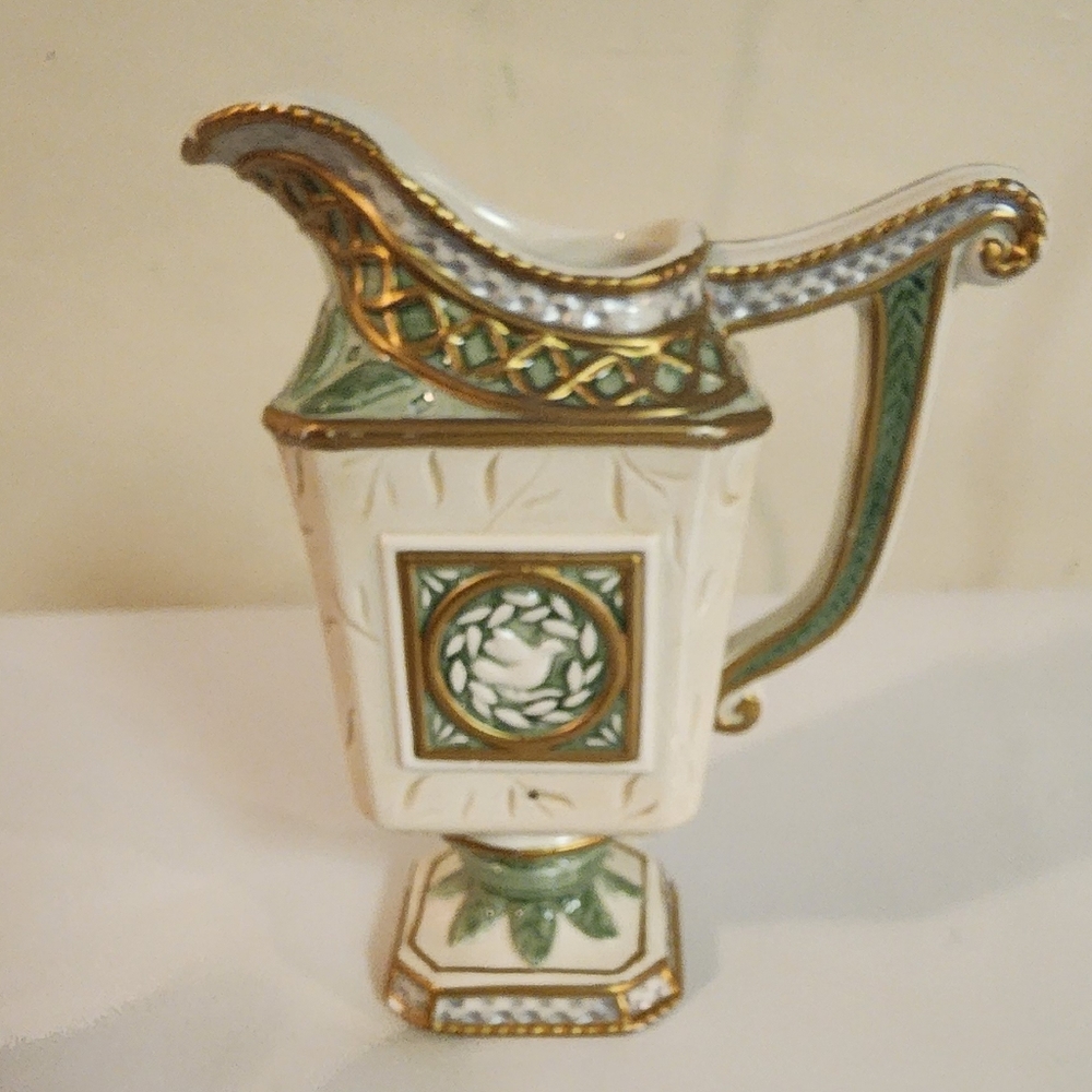 Vintage Fitz and Floyd Creamer